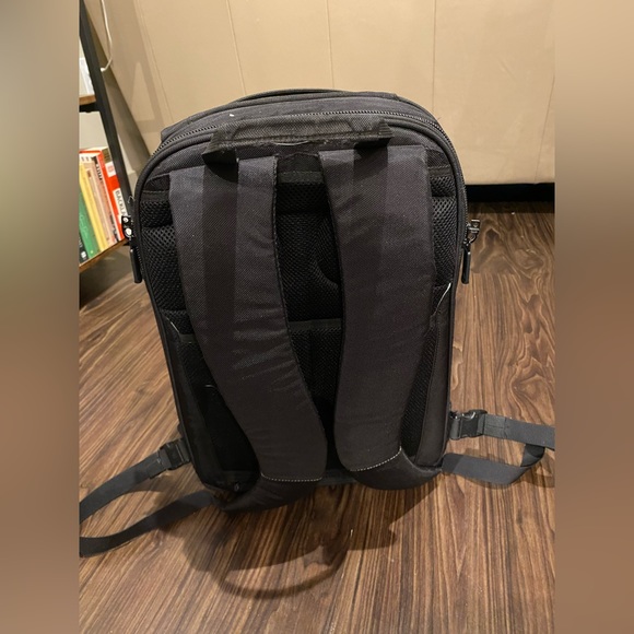 Brenthaven Backpack - Picture 7 of 8